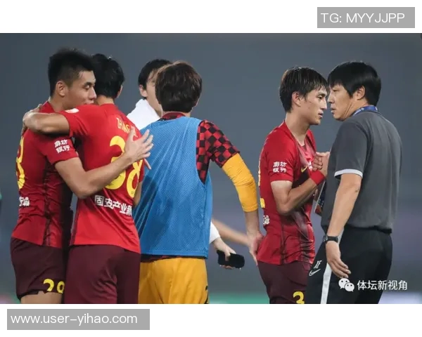 勇记因个人原因缺席训练霍福德未参与对抗训练引发关注